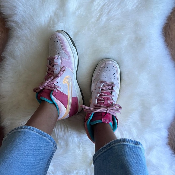 Nike dunk mid Social status strawberry milk - Picture 1 of 10